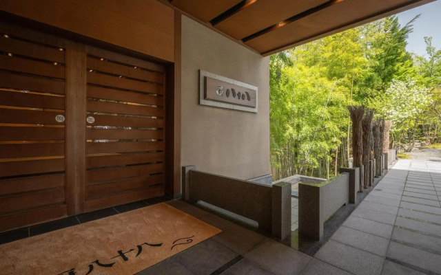 Yamanaka Onsen Kuriya Yasohachi