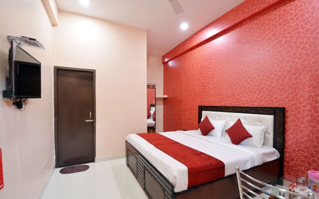 OYO 8452 Hotel New Arya 2