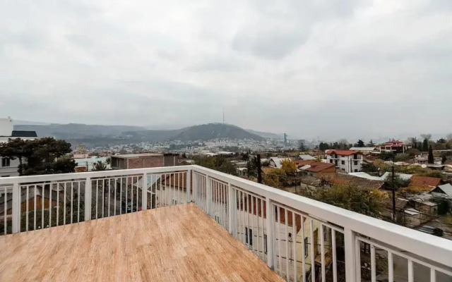 Cozy House On The Street Akhalubani