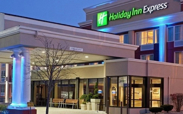 Holiday Inn Express Greater Noida Knowledge Park
