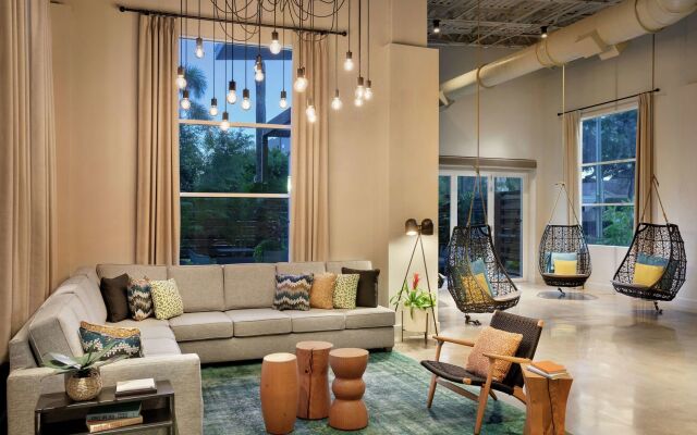 Hotel Alba, Tapestry Collection by Hilton