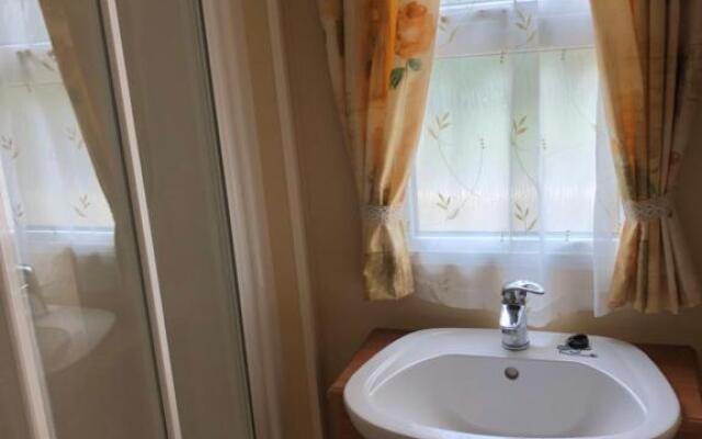 62 Glenfinart Caravan Park