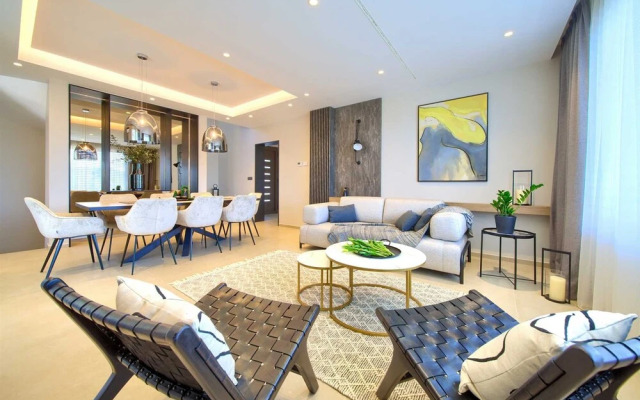 Villa Lady With Heated Pool Jacuzzi and Sauna