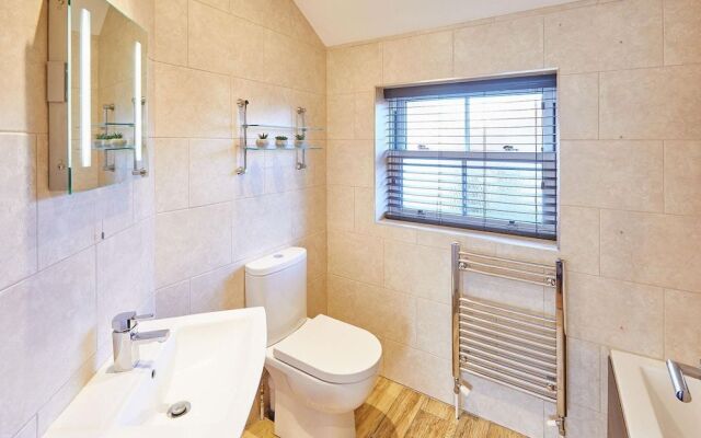 Host Stay Holmedene