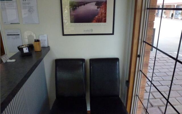 BEST WESTERN Colonial Motor Inn