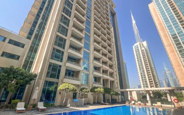2BR w Burj Khalifa View near Dubai Mall