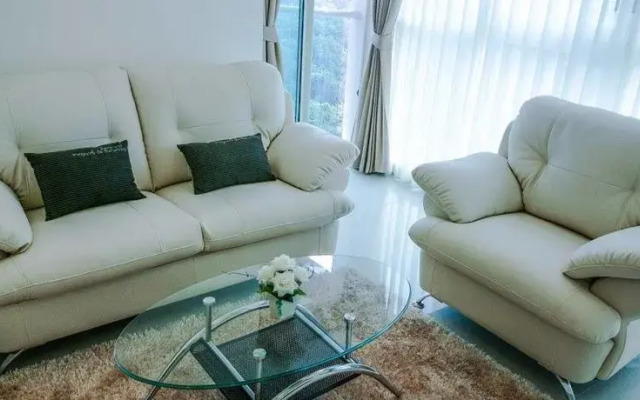 Luxury Cosy Beach View Condominium