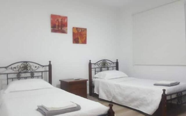 EPISTIMI 3 Bedroom Holiday House