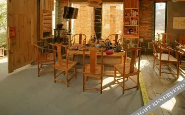 Xiangyu Yangguang Gallery Inn