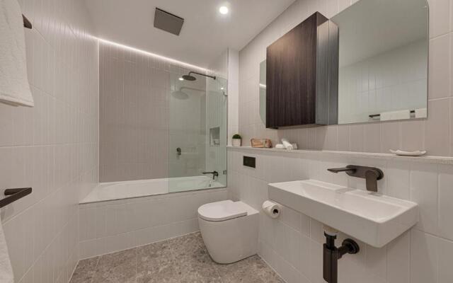 Littomore Suites Kingswood