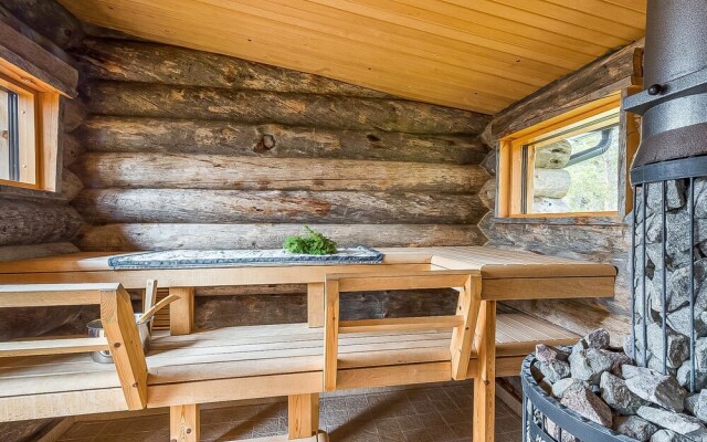 Jussis Chalet b Juuma