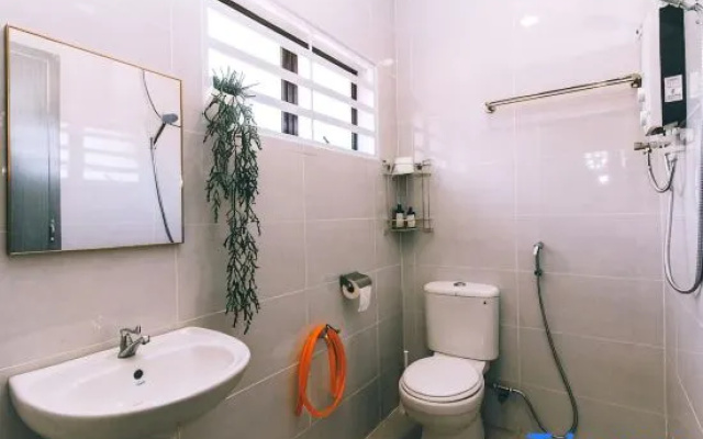Karking 15@Pinjistation (8pax/4br) – Bathroom – Ipoh