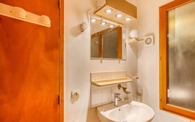 Quiant Holiday Home in Azille With Terrace