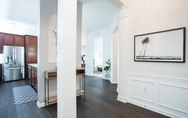 Penthouse Vision. 3 Bedroom Condo by Redawning