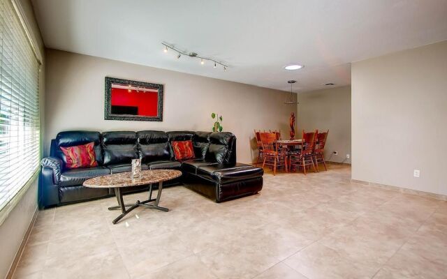 PX006 4 Bedroom Apartment By Senstay