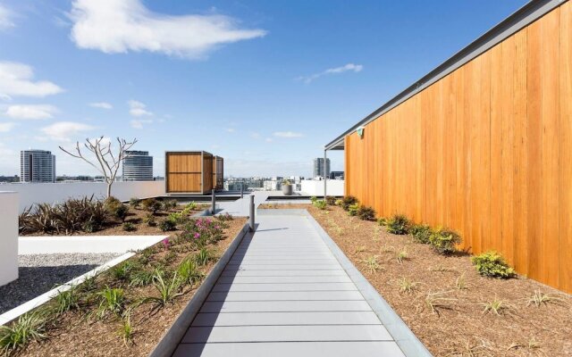 Chic Designer Apartment in Olympic Park + Parking