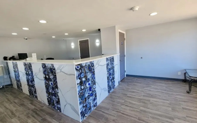 Budget Inn & Suites