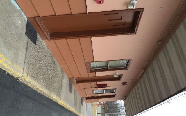 M and M Motel