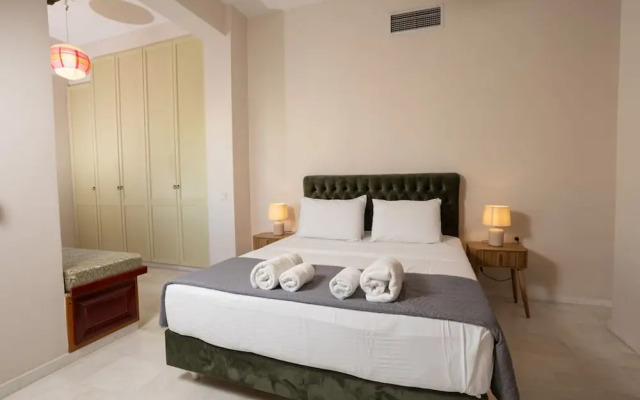 The White Marble Luxury City Apt