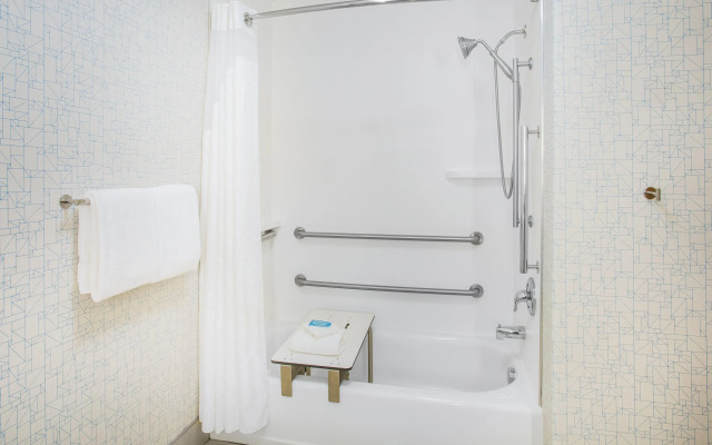 Holiday Inn Express & Suites Cedar City by IHG