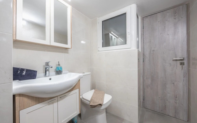 Supreme Suite with balcony by Cloudkeys