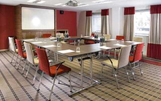 Holiday Inn Express Warwick M4-j15
