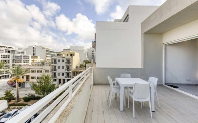 Gzira Penthouse