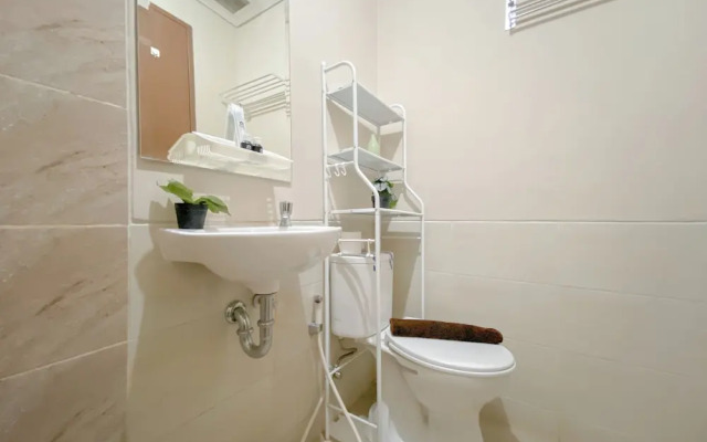 Relaxing Studio Apartment At Transpark Juanda Bekasi Timur