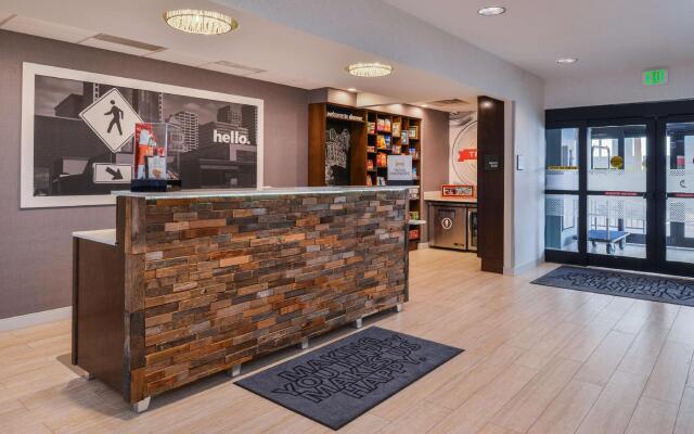 Hampton Inn & Suites Denver-Speer Boulevard