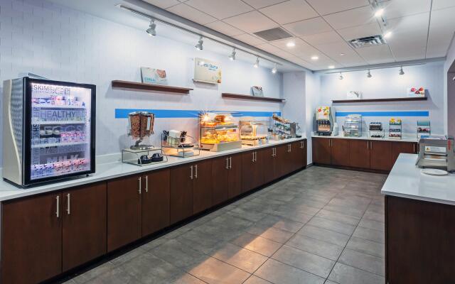 Holiday Inn Express & Suites Coffeyville by IHG