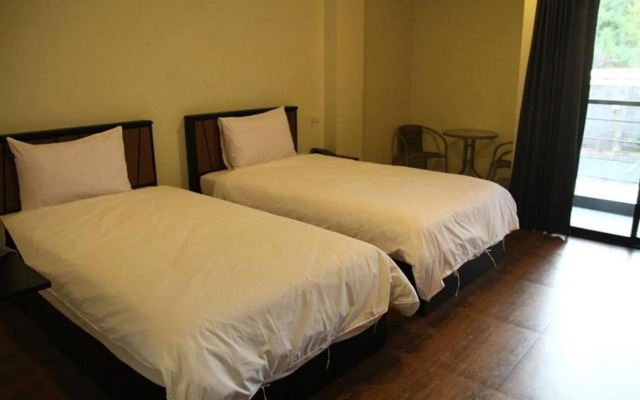 Bedroom 77