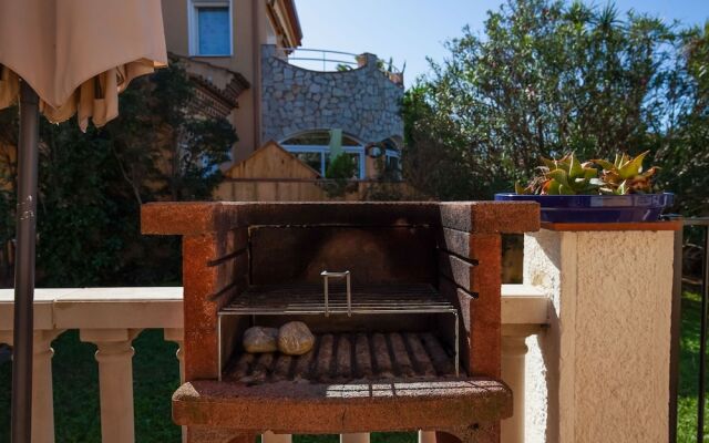 Quaint Holiday Home in Vilacolum With Swimming Pool