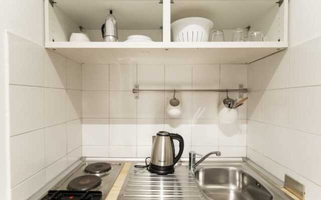 Cadorna 9 by Flatscollection