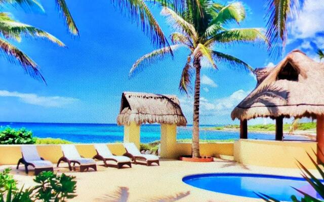 Villa Jaguar Beachfront Luxery 2b2bth SUPER LUX Pool jacuzzi