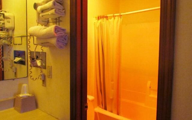 Travel Inn & Suites