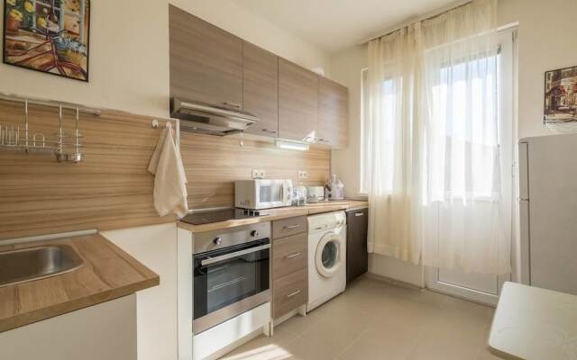 FM Deluxe 2-BDR Apartment with Terrace - Central City View
