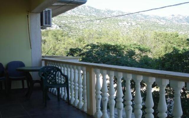 Apartments CICO Starigrad Paklenica