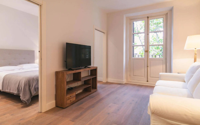 PYR Select Plaza Santa Ana