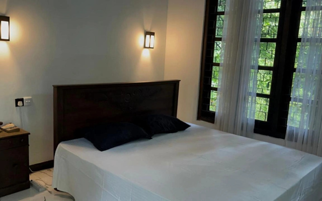 Pabasara Holiday Inn