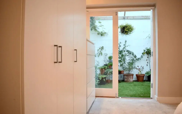 Bright 2 Bedroom Kennington Flat With Garden