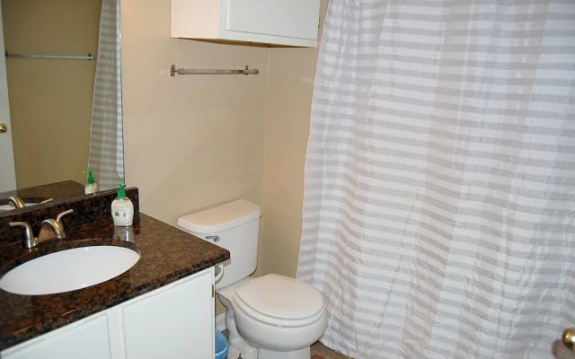 Colony Club D8 condo