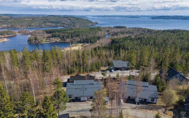 Peaceful 2BR Getaway Cabin at Riihivuori