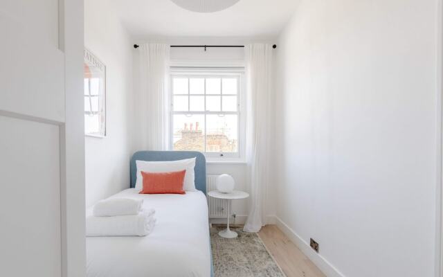 Sleek Scandi-inspired 2BD Flat, Fulham