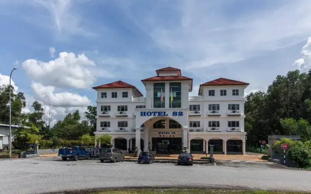 OYO 542 S2 Hotel