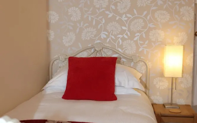 The Waves: Yorkshire Coast B&B