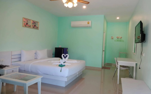 Holland Resort Phuket (SHA Extra Plus)