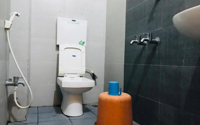 STAYMAKER Bright Palace Residency