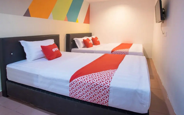 OYO 90281 Hotel Taj