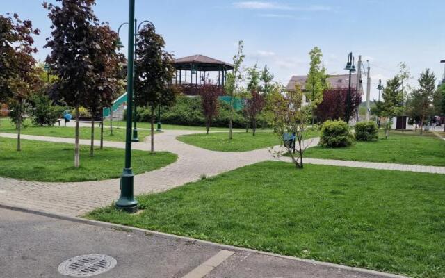 Amazing Apartament with Garden / Bucharest Airport Henri Coanda