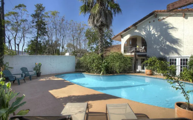 The Lakehouse Bed & Breakfast